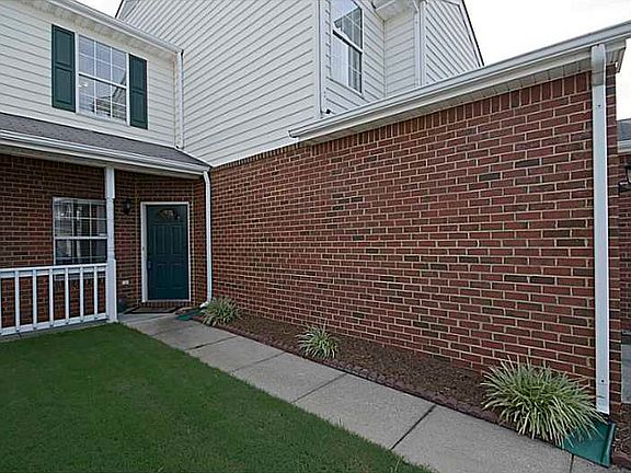 3rd image of 222 Belmont Cir