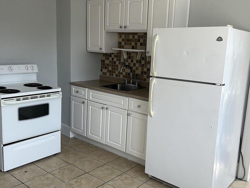 1st image of 2269 Howard Ave #2