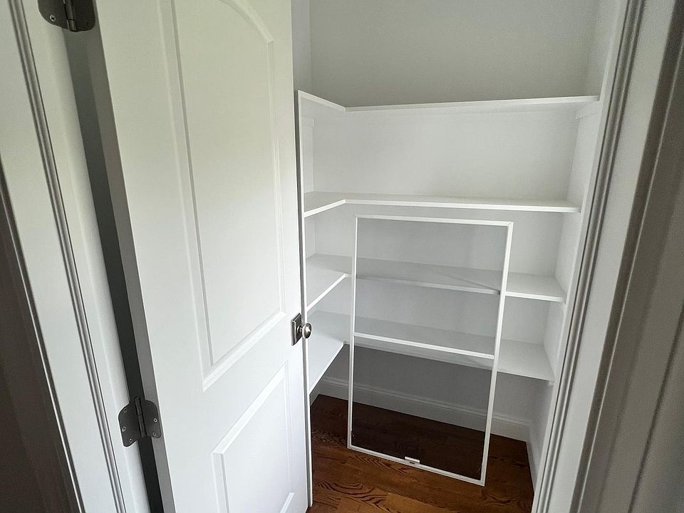 1st image of 16 Halstead Ave Floor 2