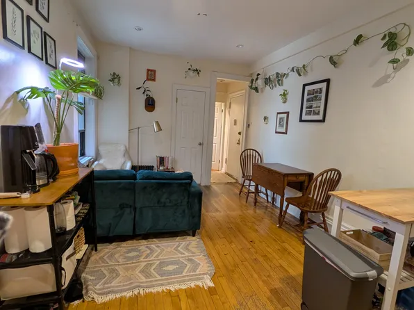 160 Claremont Avenue image 1 of 13