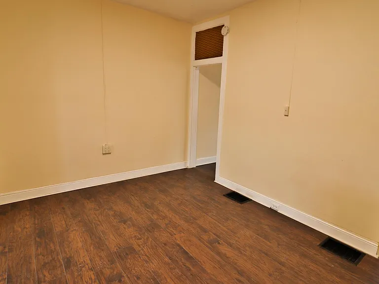 1303 James St — Photo 17