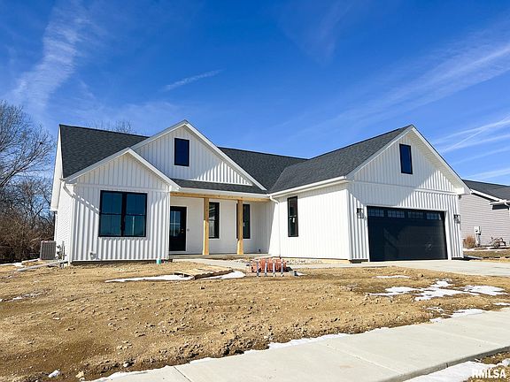 3rd image of 1213 Parkview Dr
