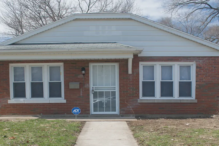 14830 Champlain Ave — Photo 5