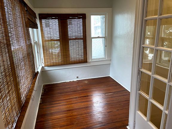2nd image of 146 13th Ave NE #1