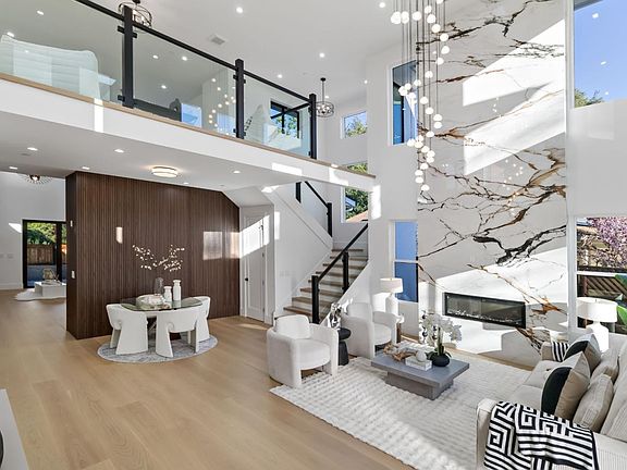 5th image of 1040 W Riverside Way