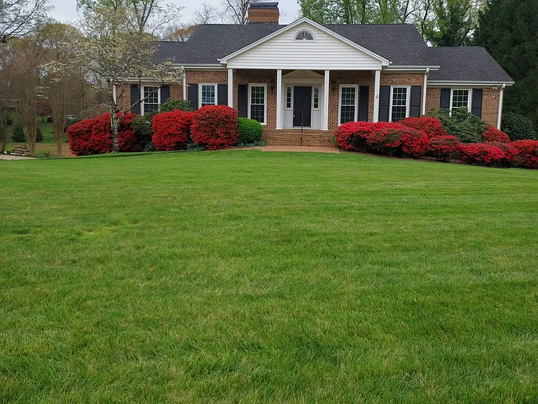 218 Fairway Dr — Photo 1