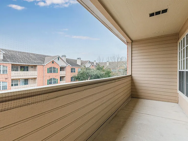 2111 Welch St #B304 — Photo 24