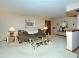 814 S Swain Ave, Elmhurst, IL 60126