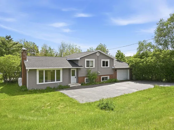 27 Grove Ave, Halifax, NS B4G 1B7