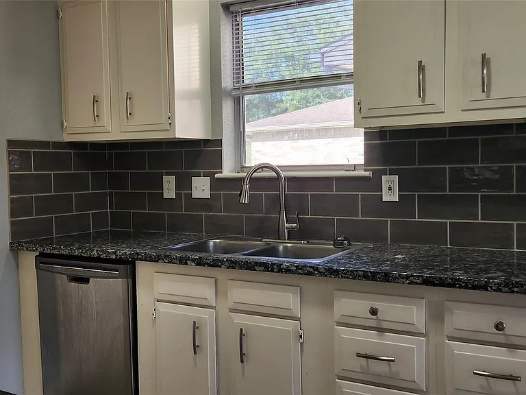 10115 Enchanted Stone Dr — Photo 5