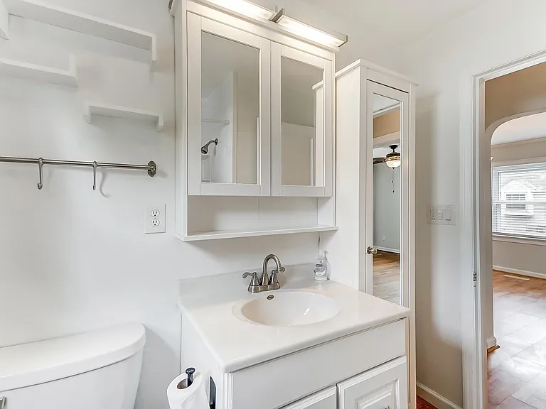 71 Lucas Dr — Photo 35