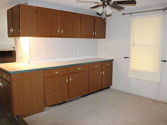 4th image of 45 Triple Oak Dr
