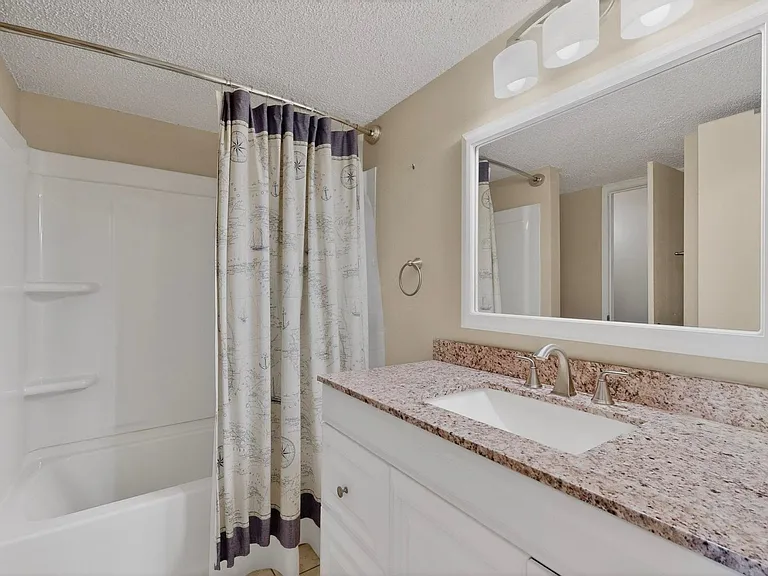 8445 Chambers Ct NE #D — Photo 24