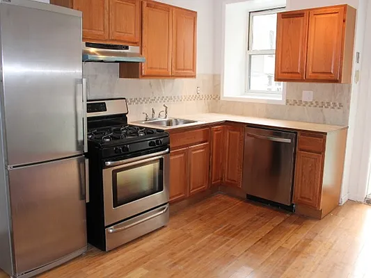 Rented by ZealEstate Group Inc | media 28