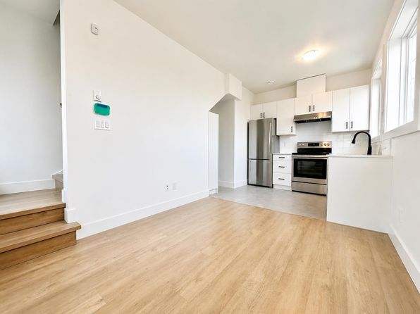 2 bedroom rental in Burnaby — photo 2