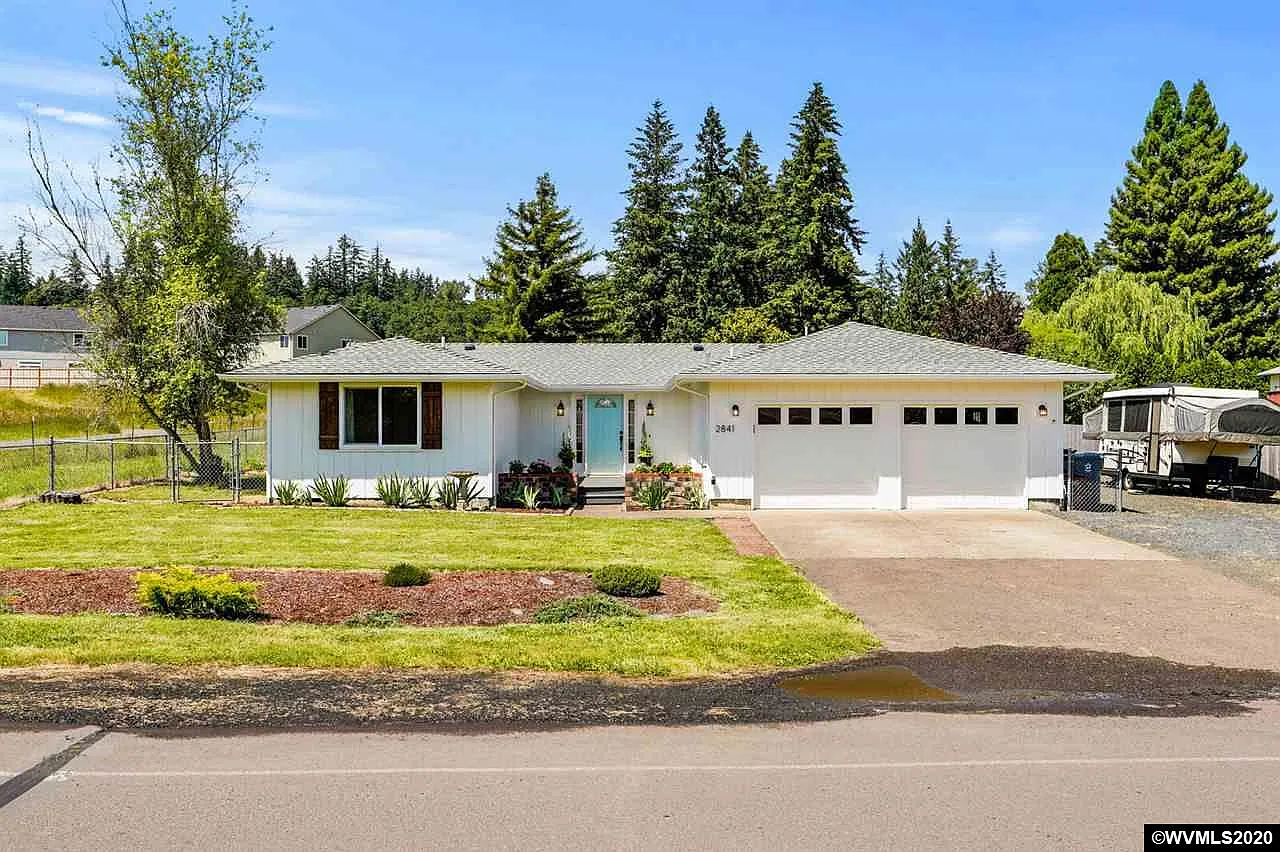 2841 NW Squire St photo 1