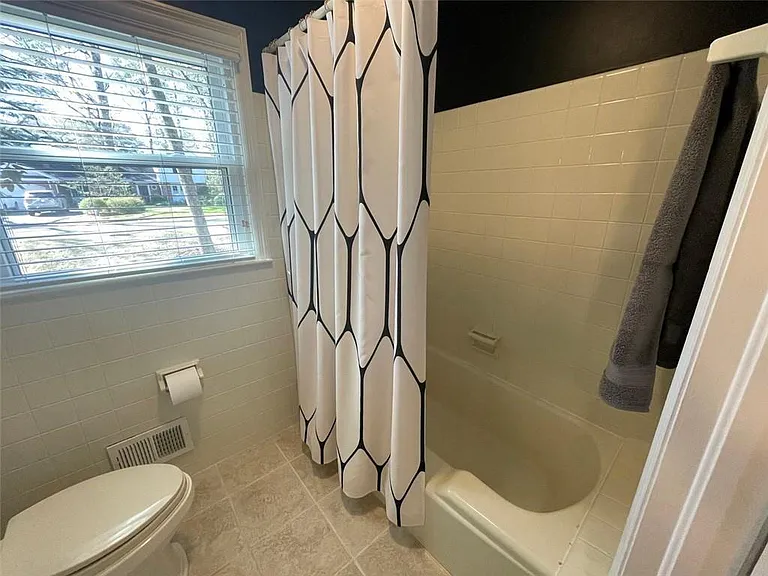 370 Herrington Dr NE — Photo 21