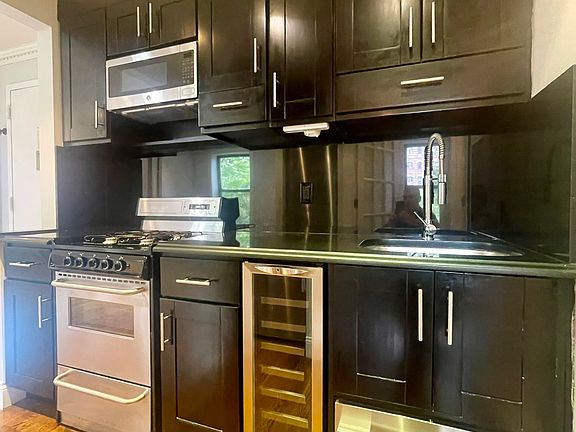 2nd image of 396 E 10th St APT 3A