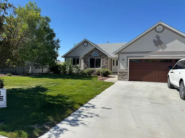 2027 Adobe Ave, Douglas, WY 82633