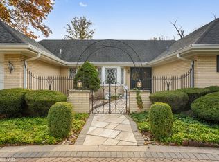 18 Concord Dr, Oak Brook, IL 60523