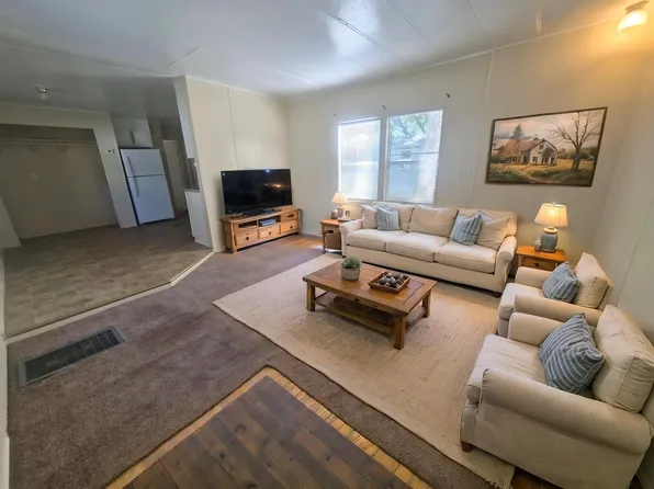 800 Highway 3 S, League City, TX 77573
