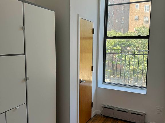 3rd image of 119 Avenue D APT 2b