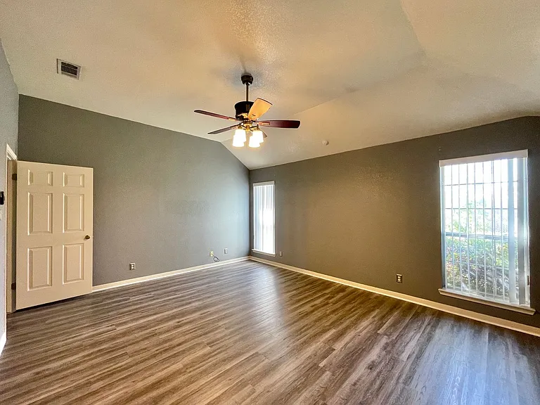 2404 Southport Dr — Photo 19