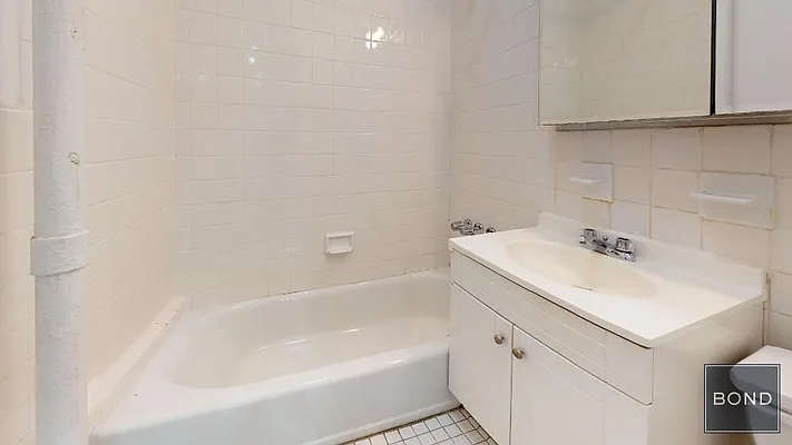 Rented by Bond New York | media 13