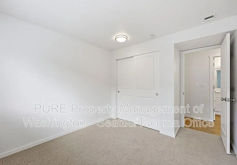 6601 S 8th St — Photo 22