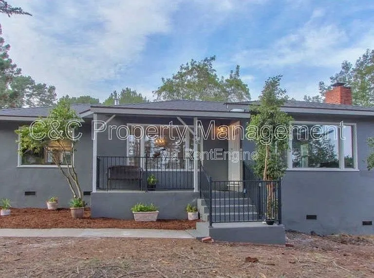 1420 Munras Ave #A — Photo 2