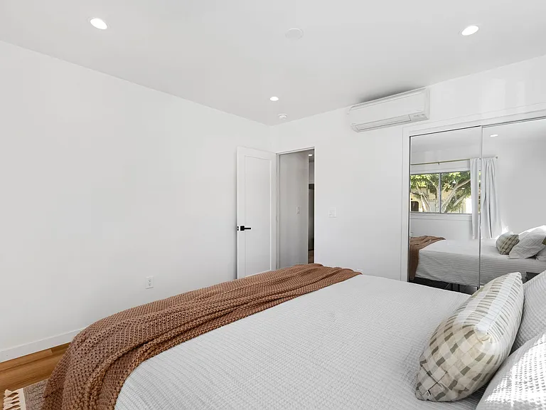 3360 Tyburn St — Photo 10