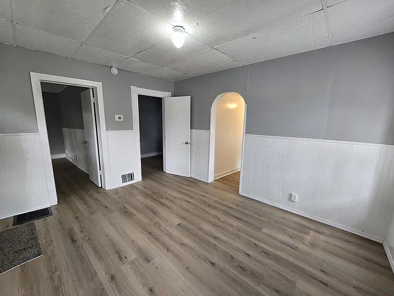 425 Glenwood St — Photo 4