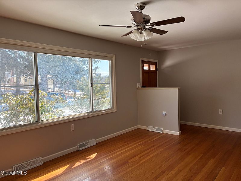 4th image of 13 Albia Avenue