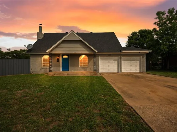 1025 NW 7th St, Moore, OK 73160