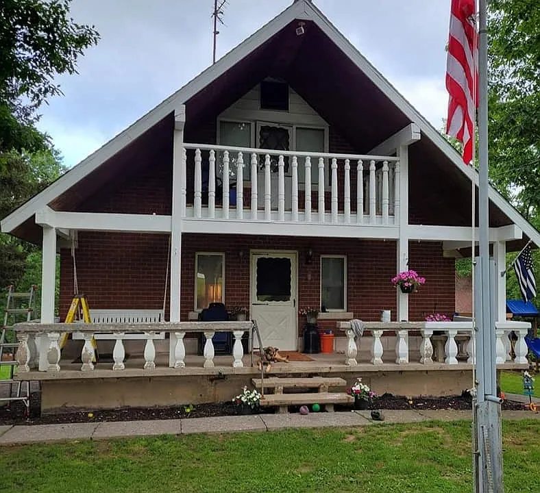 2084 Maplewood Rd