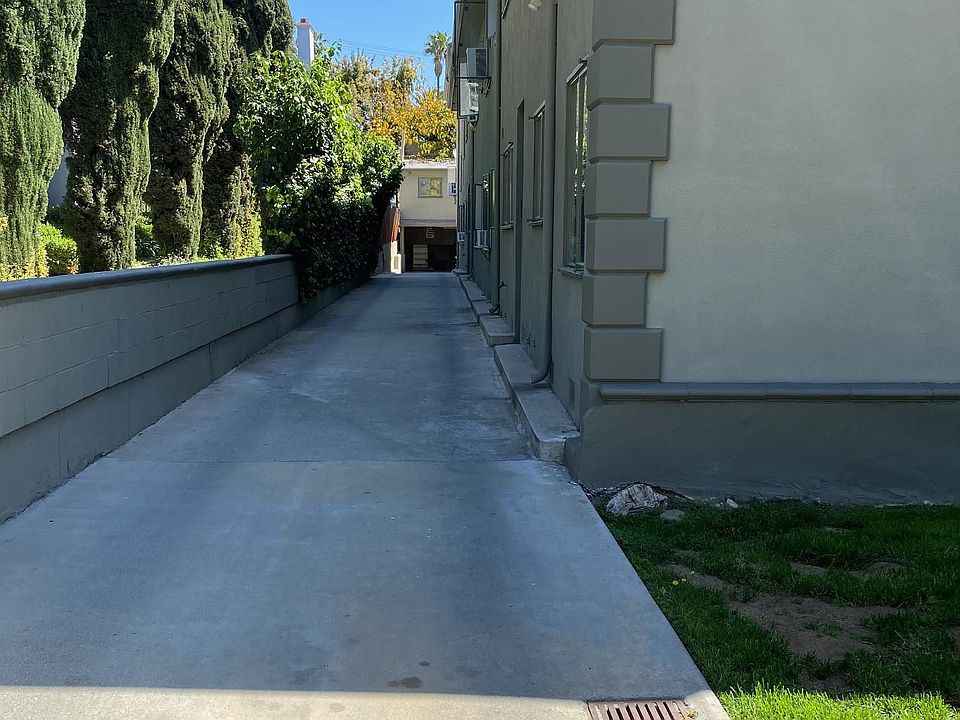 1st image of 1360 N Laurel #10