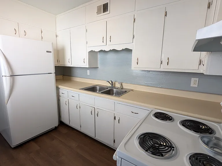 1008 15th Pl SW #C — Photo 3