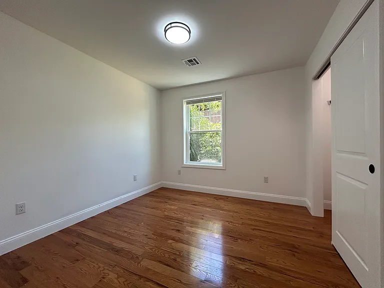 143 W Clifford St #1 — Photo 13