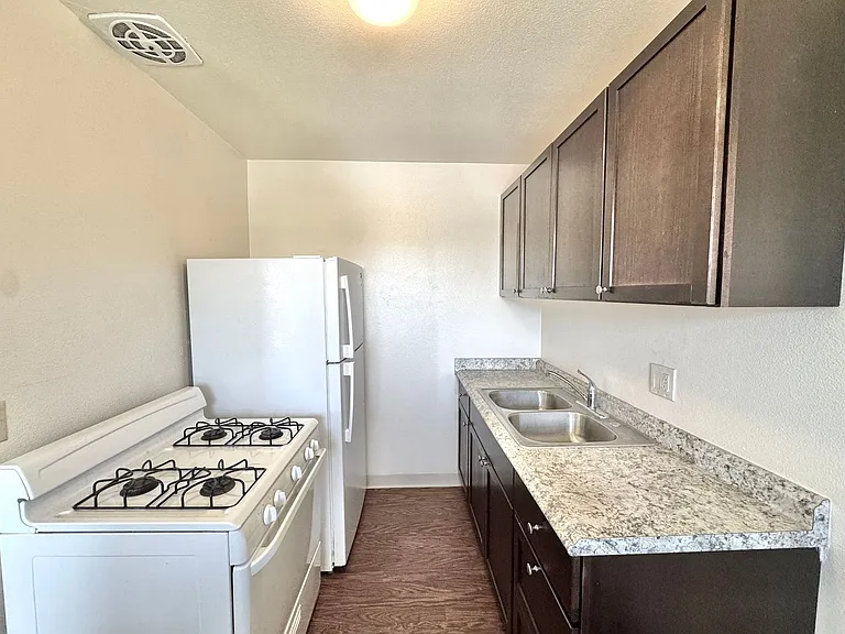 7821 Linda Vista Rd. — Photo 17