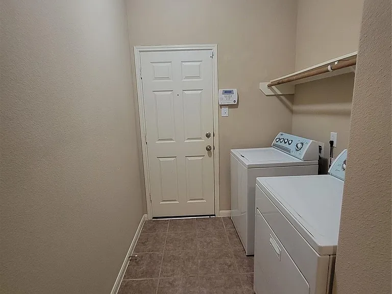 4238 Barossa Valley Ln — Photo 31