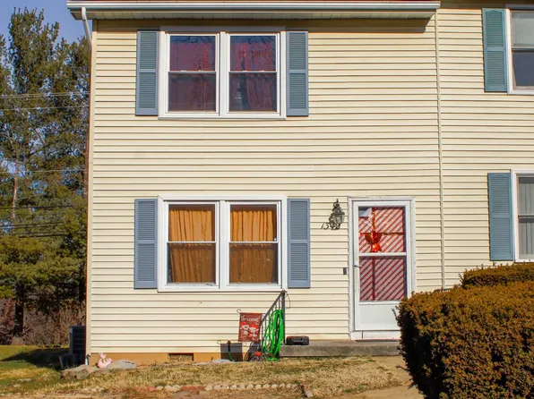 1342 Robinhood Ln, Front Royal, VA 22630
