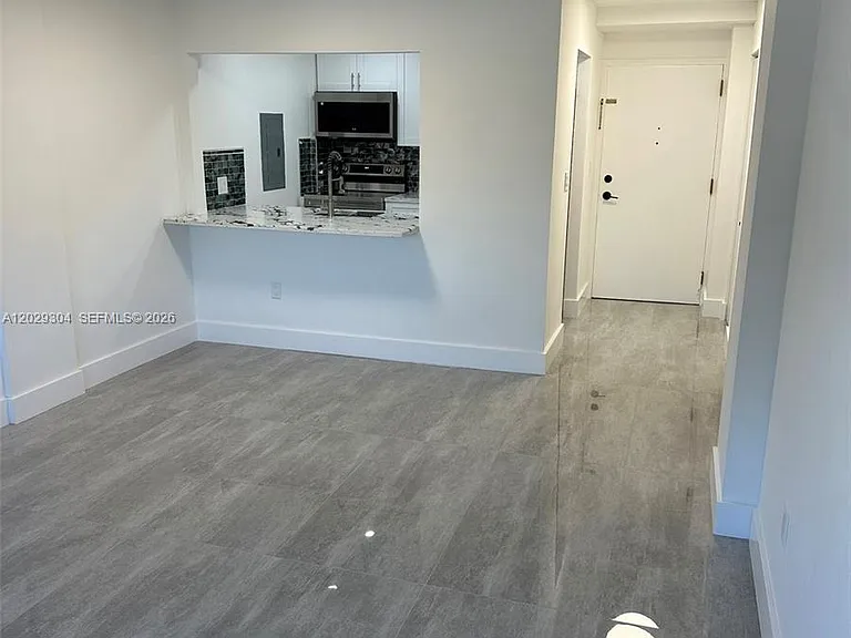 5280 NW 7th St #306 — Photo 5