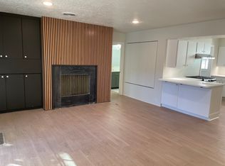 1522 San Patricio Ave SW, Albuquerque, NM 87104