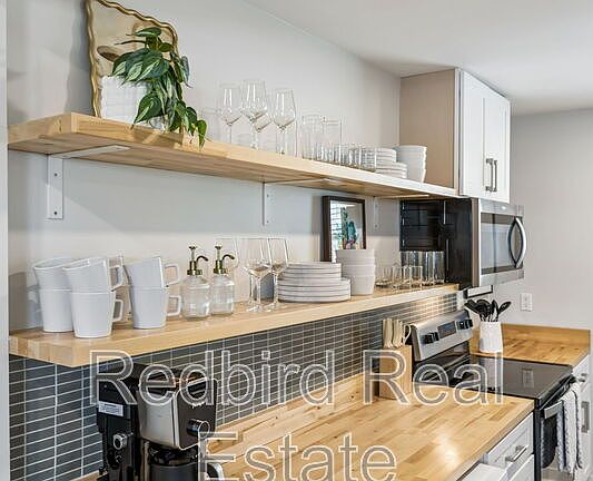 5th image of 602 40th Ave N #1