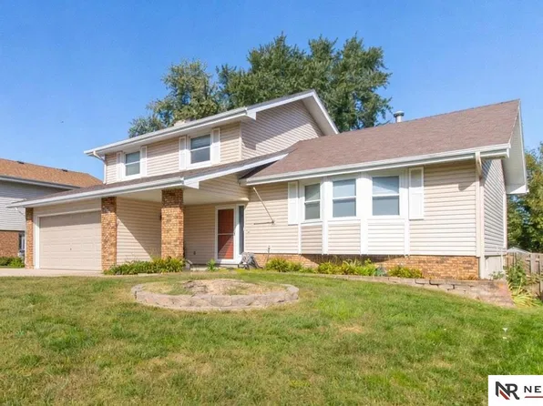 3720 Pinehill Rd, Bellevue, NE 68123