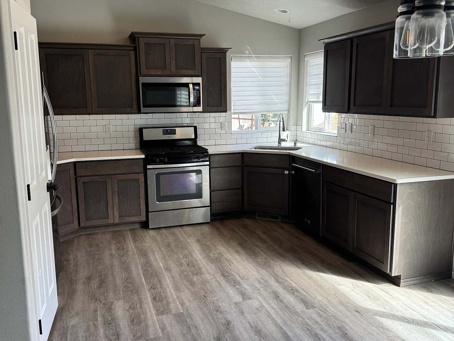 3 bed, 2.5 bath, 1935 sqft, $3,000 — Photo 3