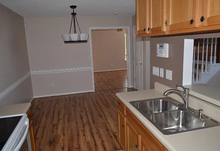 5016 Kemps Lake Dr — Photo 8
