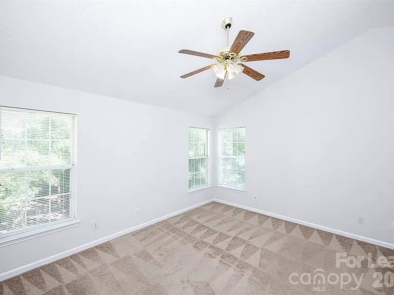 7405 Wapiti Ct — Photo 12