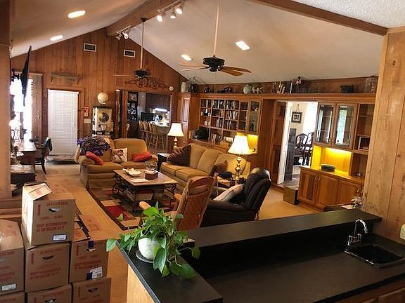 3rd image of 1831 Lake Manor Dr