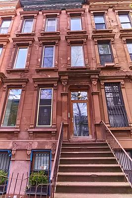 2nd image of 156 W 130th St